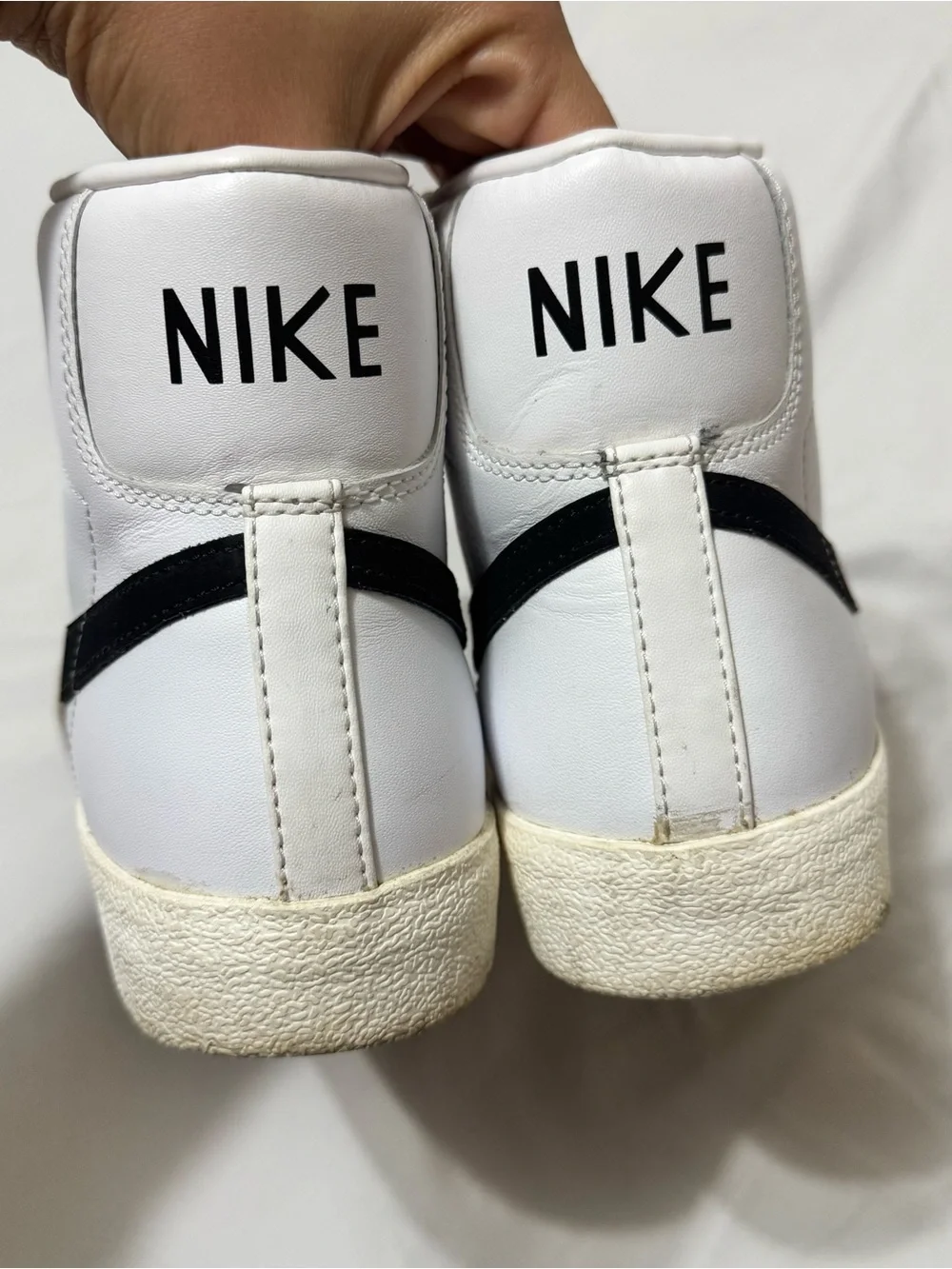 Mens US 10 -Nike Blazer Mid 77 Vintage White Black 2019 sneaker shoe